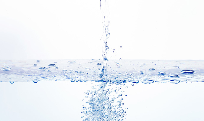 水素ガスを充填する