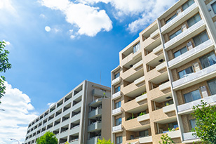 マンションの水道水は飲用として安全？水質チェックの方法やおいしく飲む方法も解説