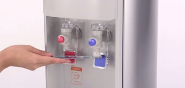 コックの口元を掃除する方法（温水・冷水）
