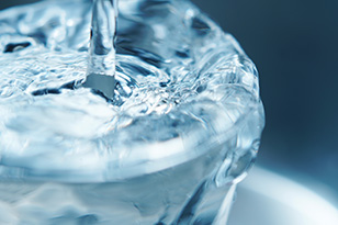 ウォーターサーバーの水が飲みきれないときの対処方法は？余った水の活用方法も紹介