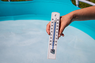 ウォーターサーバーの水がぬるいのはなぜ？考えられる原因と対策を解説！