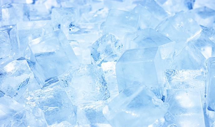 ウォーターサーバーの天然水で氷を作っても大丈夫？