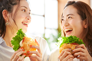 胃もたれに効く飲み物は？胃もたれの原因から予防・対処法を紹介