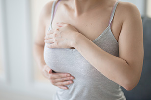 母乳が出ない原因は?授乳を助けるマッサージ方法も紹介