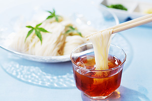 「茹でないそうめん」とは?時間が経ってもくっつかなくておいしい料理として話題!