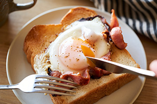 目玉焼きにお水を入れるとおいしくなる?その理由や作り方を紹介