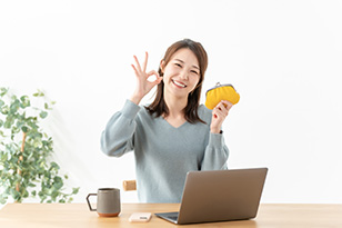 ウォーターサーバーの月々の値段はいくら?世帯ごとにいくらかかるかを比較!