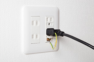 ウォーターサーバーはアース線の取り付けは必須?つながない場合のリスクとは?
